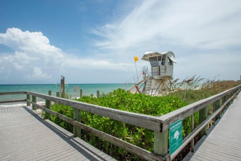 Condo in Vero Beach, Florida, 1 bedroom  № 1180140 - photo 2