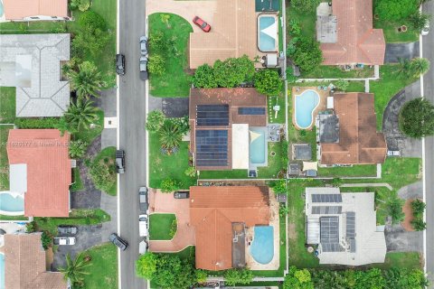 Casa en venta en Coral Springs, Florida, 4 dormitorios, 183.2 m2 № 1280828 - foto 4