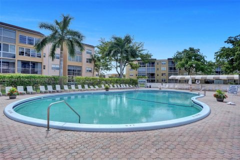 Copropriété à vendre à Lauderdale Lakes, Floride: 2 chambres, 93.83 m2 № 672621 - photo 30