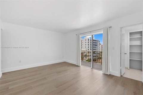 Condominio en venta en Miami Beach, Florida, 1 dormitorio, 71.35 m2 № 1386163 - foto 11