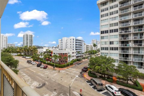 Condominio en venta en Miami Beach, Florida, 1 dormitorio, 71.35 m2 № 1386163 - foto 20