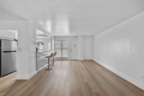 Condominio en venta en Miami Beach, Florida, 1 dormitorio, 71.35 m2 № 1386163 - foto 9