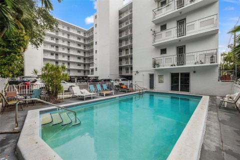 Condominio en venta en Miami Beach, Florida, 1 dormitorio, 71.35 m2 № 1386163 - foto 23