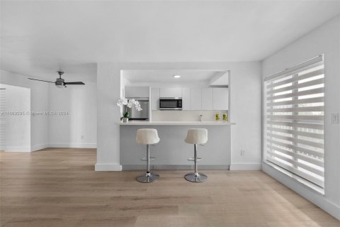 Copropriété à vendre à Miami Beach, Floride: 1 chambre, 71.35 m2 № 1386163 - photo 1