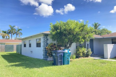 House in Cutler Bay, Florida 3 bedrooms, 193.52 sq.m. № 1378627 - photo 2