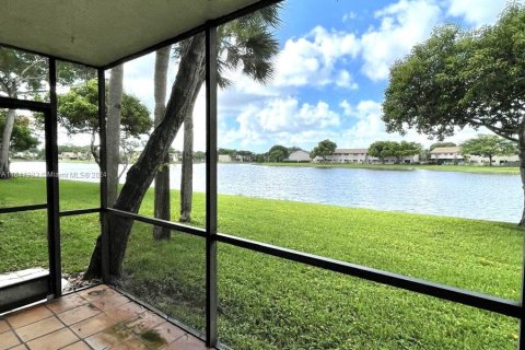 Condo in Sunrise, Florida, 2 bedrooms  № 1330928 - photo 5