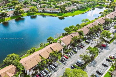 Condo in Sunrise, Florida, 2 bedrooms  № 1330928 - photo 7