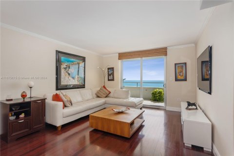 Condo in Miami Beach, Florida, 2 bedrooms  № 1400008 - photo 3