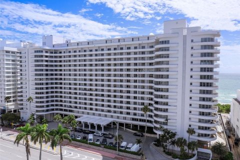 Copropriété à vendre à Miami Beach, Floride: 2 chambres, 97.36 m2 № 1400008 - photo 14