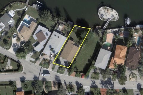 House in Sunny Isles Beach, Florida 3 bedrooms, 189.15 sq.m. № 662215 - photo 6