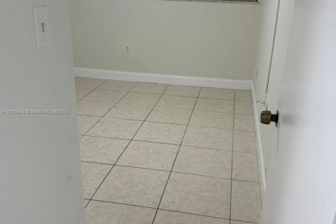 Copropriété à vendre à Coral Springs, Floride: 3 chambres, 133.78 m2 № 921935 - photo 8