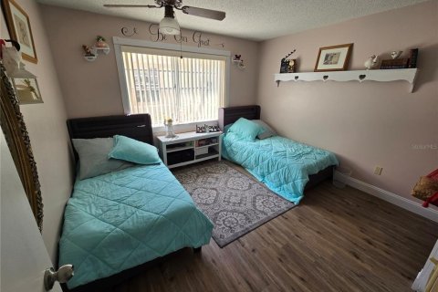 Condo in Port Richey, Florida, 2 bedrooms  № 1324995 - photo 7