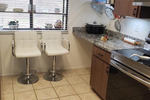 Condo in Port Richey, Florida, 2 bedrooms  № 937611 - photo 12