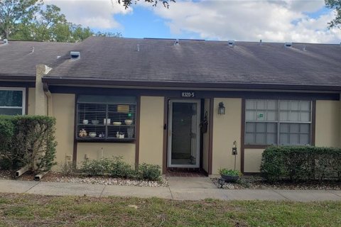 Copropriété à vendre à Port Richey, Floride: 2 chambres, 112.41 m2 № 937611 - photo 1