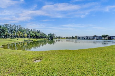 Copropriété à vendre à Pembroke Pines, Floride: 2 chambres, 94.85 m2 № 925415 - photo 17