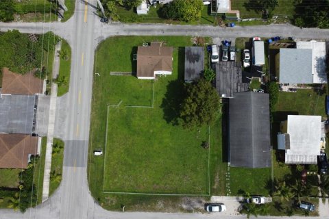 Купить земельный участок в Холливуд, Флорида № 656162 - фото 3