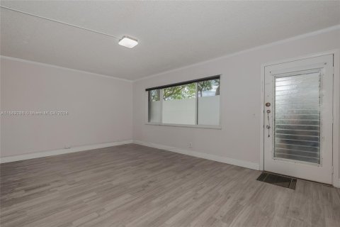 Copropriété à vendre à Pembroke Pines, Floride: 1 chambre, 75.34 m2 № 1215514 - photo 17