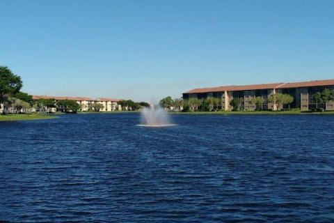 Condo in Pembroke Pines, Florida, 1 bedroom  № 1215514 - photo 27