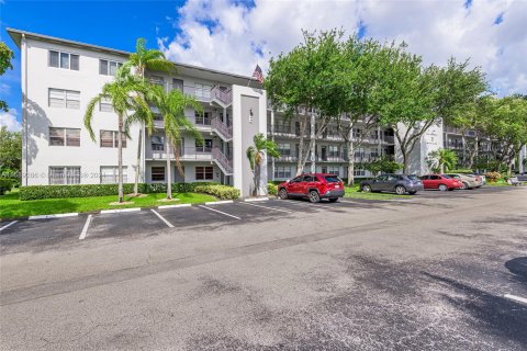 Copropriété à vendre à Pembroke Pines, Floride: 1 chambre, 75.34 m2 № 1215514 - photo 13