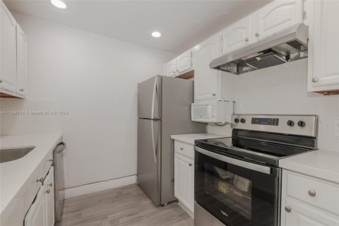 Copropriété à vendre à Pembroke Pines, Floride: 1 chambre, 75.34 m2 № 1215514 - photo 22