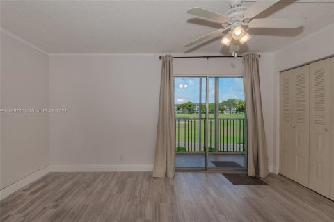 Condominio en venta en Pembroke Pines, Florida, 1 dormitorio, 75.34 m2 № 1215514 - foto 6