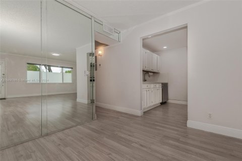 Copropriété à vendre à Pembroke Pines, Floride: 1 chambre, 75.34 m2 № 1215514 - photo 18