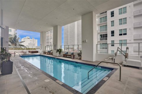 Condominio en venta en Miami, Florida, 41.43 m2 № 1215359 - foto 17