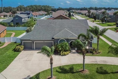 House in Plant City, Florida 5 bedrooms, 302.86 sq.m. № 1390836 - photo 6