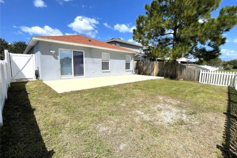 House in Tampa, Florida 4 bedrooms, 136.19 sq.m. № 1390806 - photo 15