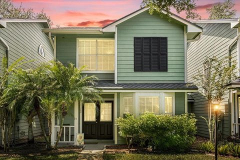 Condominio en venta en Orlando, Florida, 2 dormitorios, 117.06 m2 № 551853 - foto 1