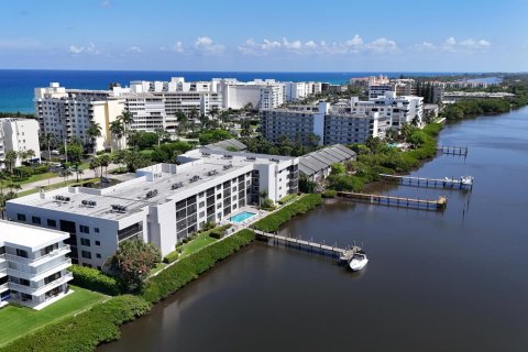 Copropriété à vendre à South Palm Beach, Floride: 2 chambres, 111.85 m2 № 1217529 - photo 1