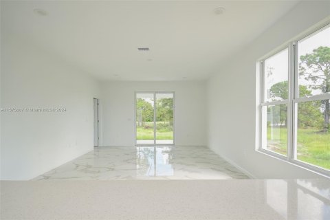 House in Lehigh Acres, Florida 4 bedrooms, 142.51 sq.m. № 1147202 - photo 6