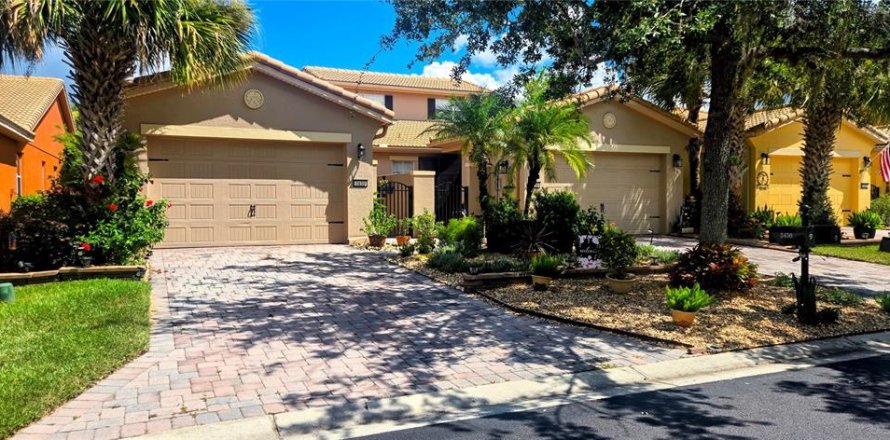 Villa ou maison à Kissimmee, Floride 2 chambres, 140 m2 № 1295730