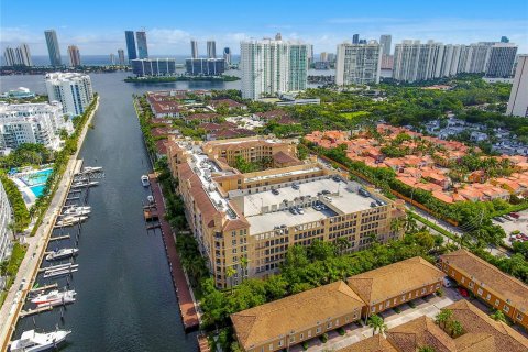 Condo in Aventura, Florida, 2 bedrooms  № 1206111 - photo 13