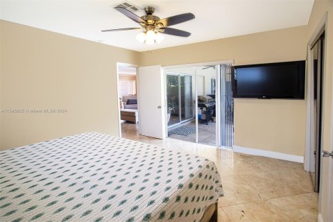 House in Pompano Beach, Florida 3 bedrooms, 154.68 sq.m. № 1206109 - photo 15