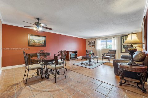 Copropriété à vendre à Lauderhill, Floride: 2 chambres, 101.08 m2 № 1184837 - photo 1