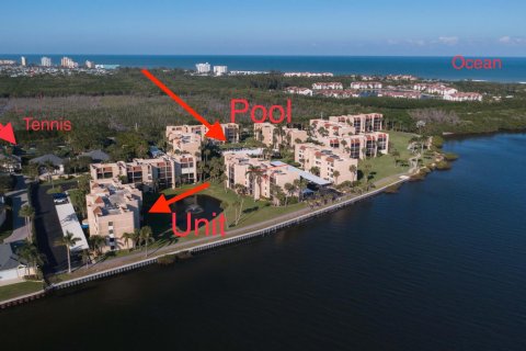 Condo in Jensen Beach, Florida, 2 bedrooms  № 615198 - photo 21