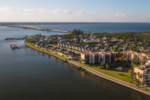 Condo in Jensen Beach, Florida, 2 bedrooms  № 615198 - photo 20