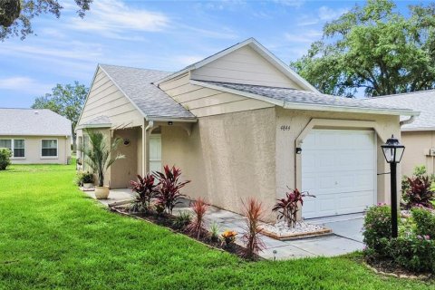 Condo in New Port Richey, Florida, 2 bedrooms  № 1262697 - photo 1