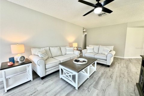 Copropriété à vendre à New Port Richey, Floride: 2 chambres, 105.72 m2 № 1262697 - photo 12