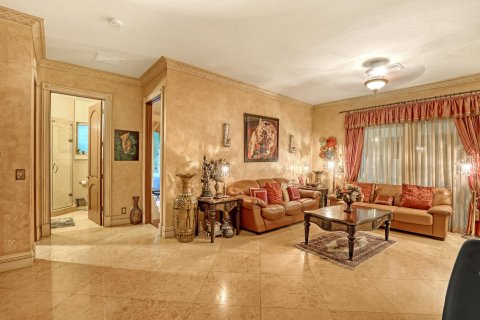 Купить виллу или дом в Делрей-Бич, Флорида 8 спален, 771.09м2, № 1228724 - фото 3