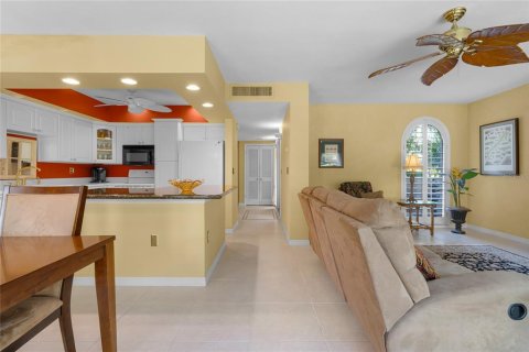 Condominio en venta en Orlando, Florida, 2 dormitorios, 164.62 m2 № 824478 - foto 11