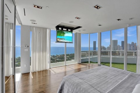 Condominio en venta en Aventura, Florida, 4 dormitorios, 359.72 m2 № 1239365 - foto 13