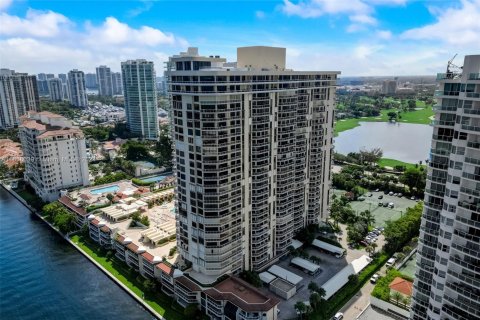 Condominio en venta en Aventura, Florida, 4 dormitorios, 359.72 m2 № 1239365 - foto 27