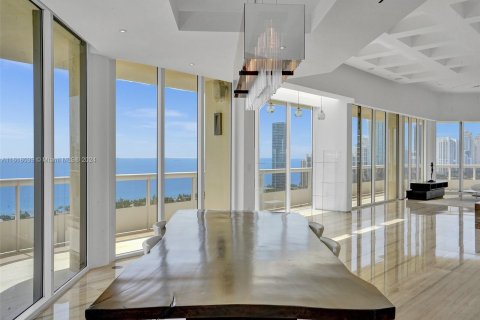 Copropriété à vendre à Aventura, Floride: 4 chambres, 359.72 m2 № 1239365 - photo 9