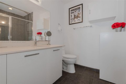 Condo in Miami, Florida, 2 bedrooms  № 1239420 - photo 15