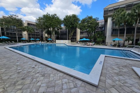 Copropriété à vendre à Hollywood, Floride: 2 chambres, 122.07 m2 № 1158824 - photo 3