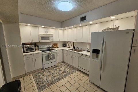 Copropriété à vendre à Hollywood, Floride: 2 chambres, 122.07 m2 № 1158824 - photo 9