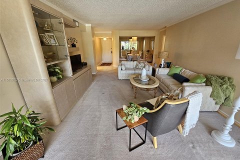 Copropriété à vendre à Hollywood, Floride: 2 chambres, 122.07 m2 № 1158824 - photo 5