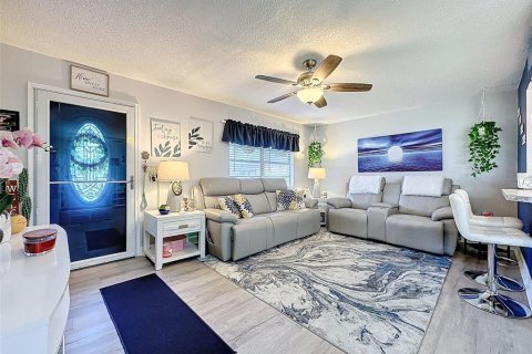 Copropriété à vendre à New Port Richey, Floride: 1 chambre, 72.37 m2 № 1278796 - photo 2